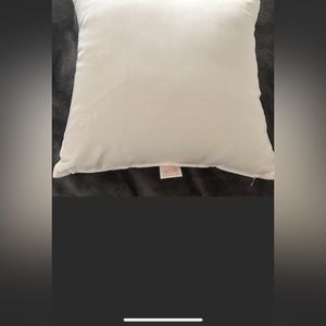 white accent pillow covers